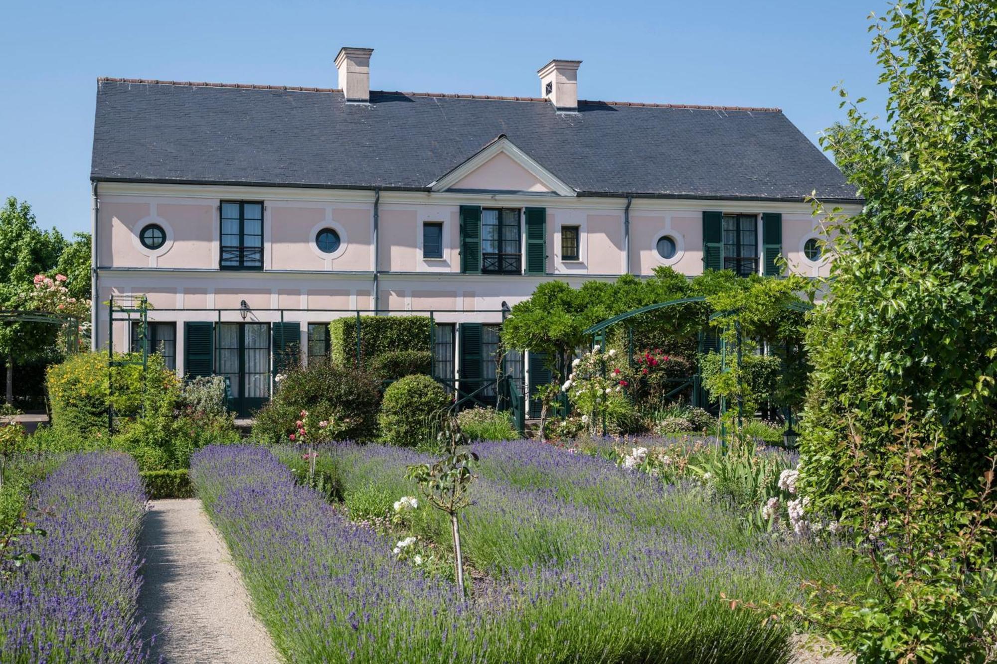 Marriott's Village D'ile-de-france Hotel